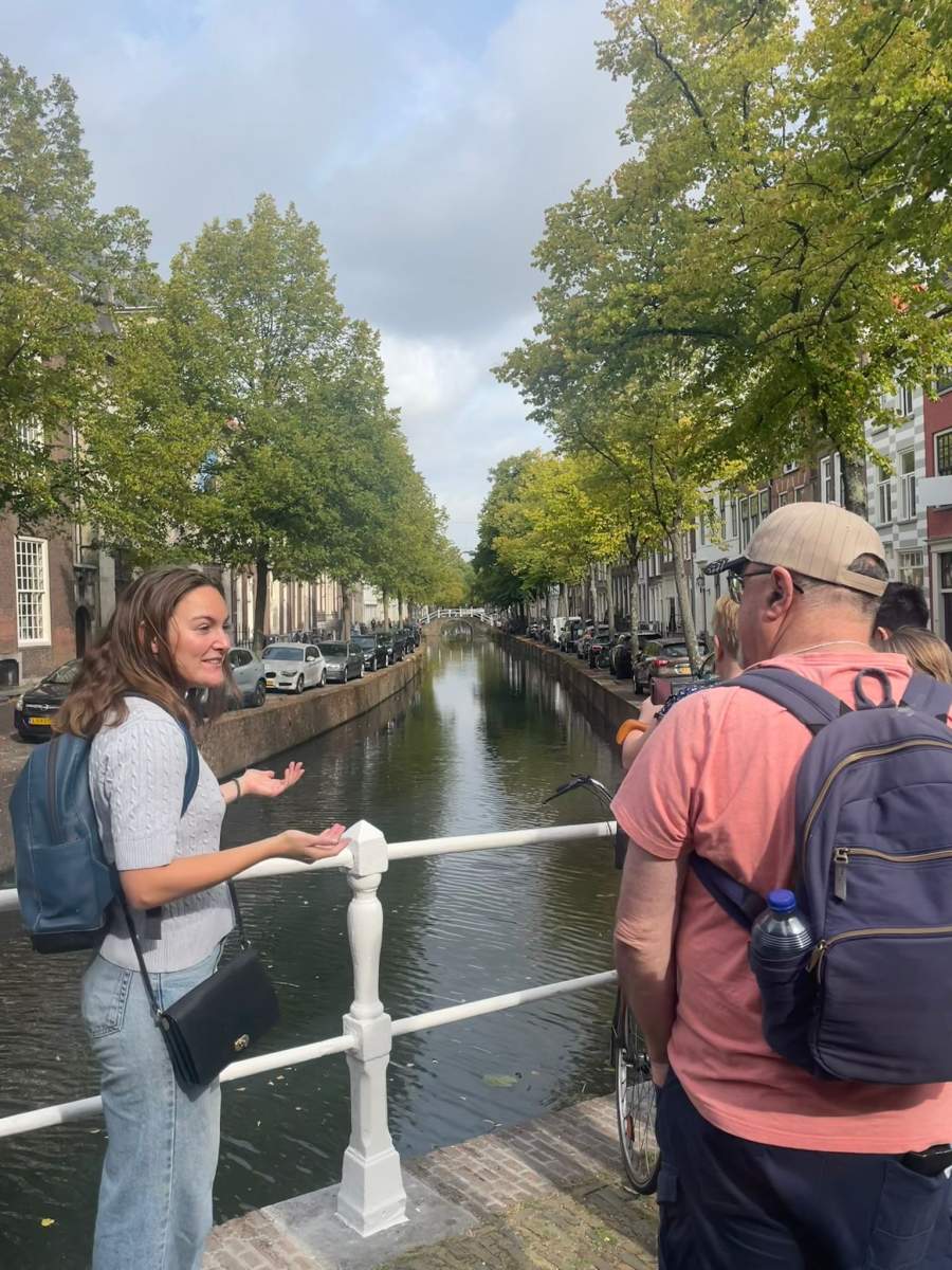 Guide and group in Delft 5 Guide and group in Delft during private walking tour