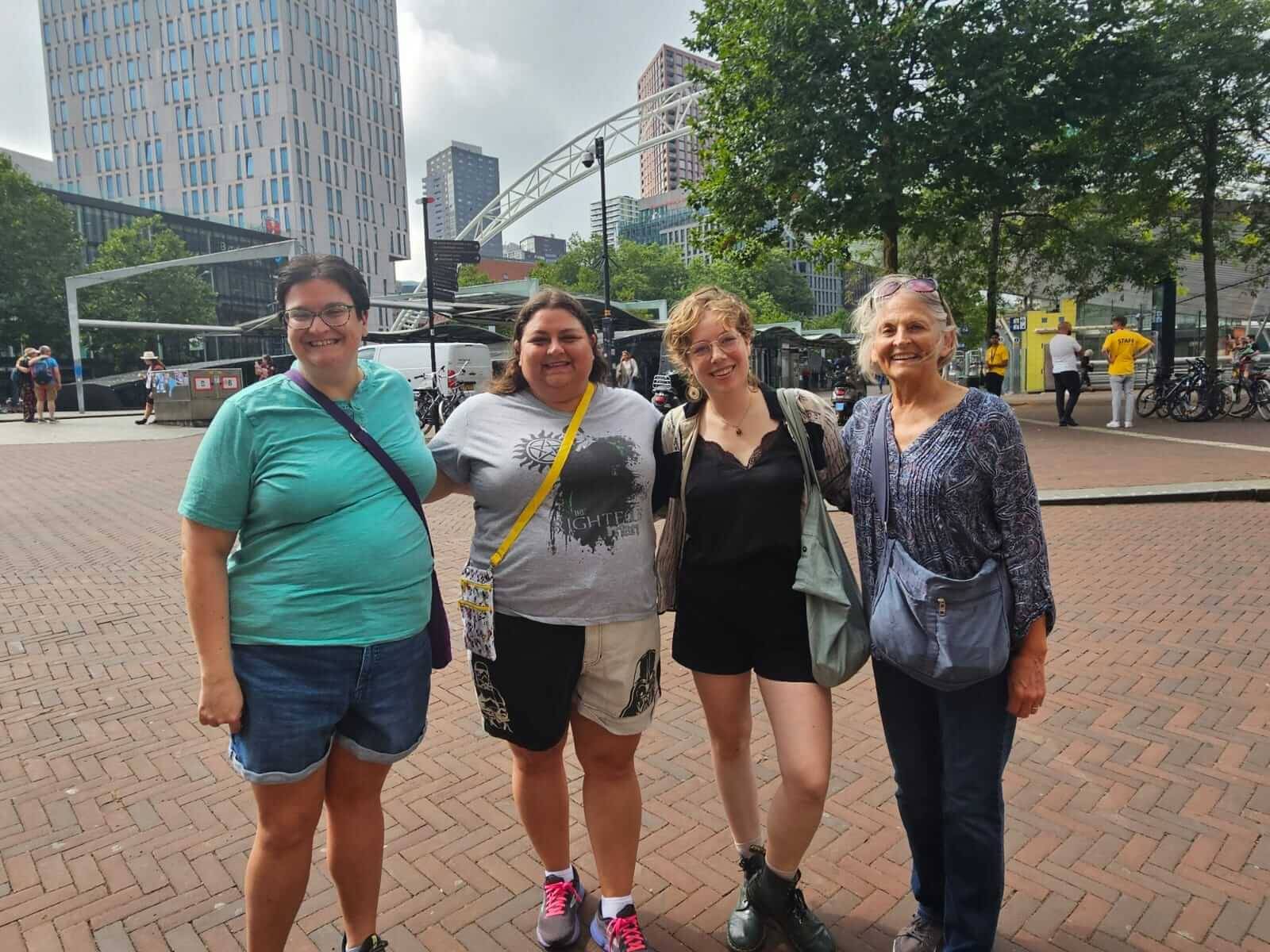 Guide and group in Rotterdam